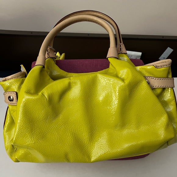 Kate Spade Shoulder Bag in Yellow Patent - Picture 5 of 12